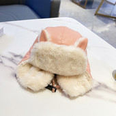 Alkalmi női sapka pehely és 3D elemmel