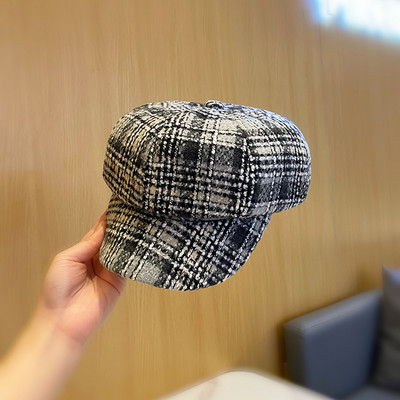 Alkalmi női gyapjú sapka napellenzővel, három színben