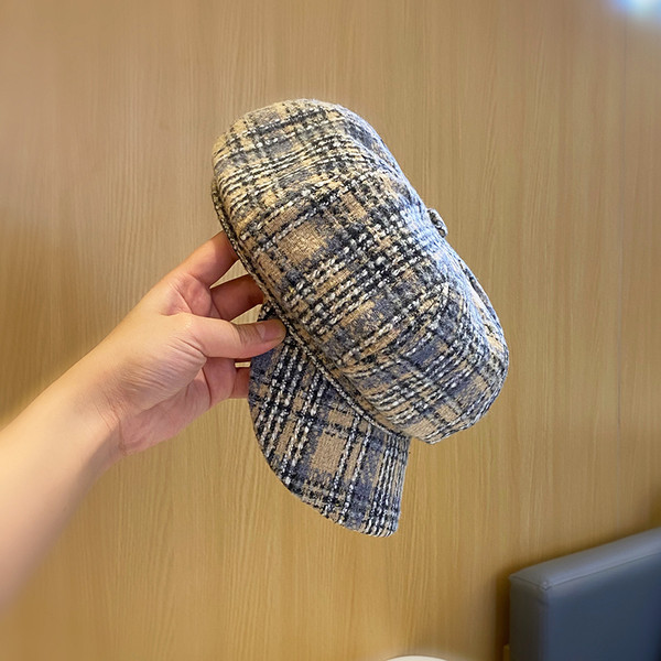 Alkalmi női gyapjú sapka napellenzővel, három színben