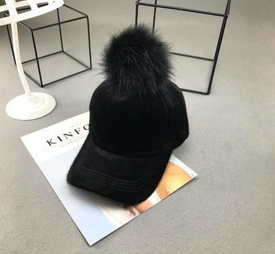 Új modell női sapka pomponnal és napellenzővel