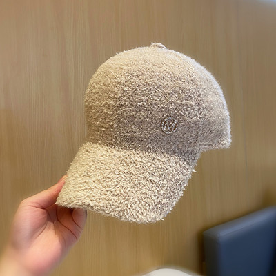 Női alkalmi sapka fém díszítéssel