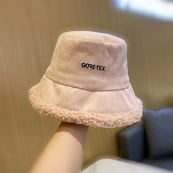 Mindennapi női téli sapka felirattal