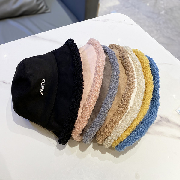 Mindennapi női téli sapka felirattal