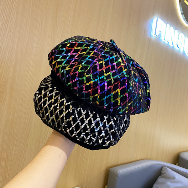 Női alkalmi sapka flitterekkel, több színben