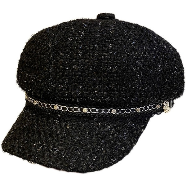 Alkalmi női sapka fém lánccal és napellenzővel