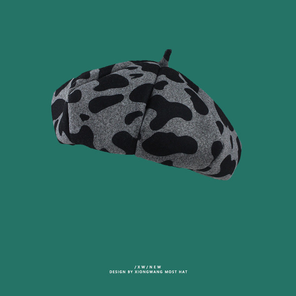 Γυναικείο καπέλο μπερέ με άνιμαλ πριντ