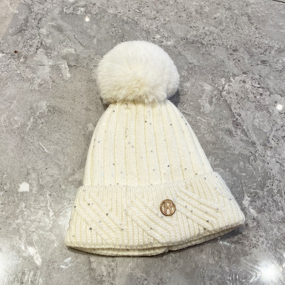 Πλεκτό γυναικείο καπέλο με φούντα σε διάφορα χρώματα