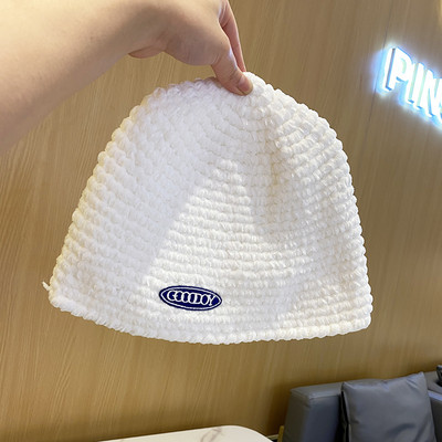 Női alkalmi sapka őszre és télre