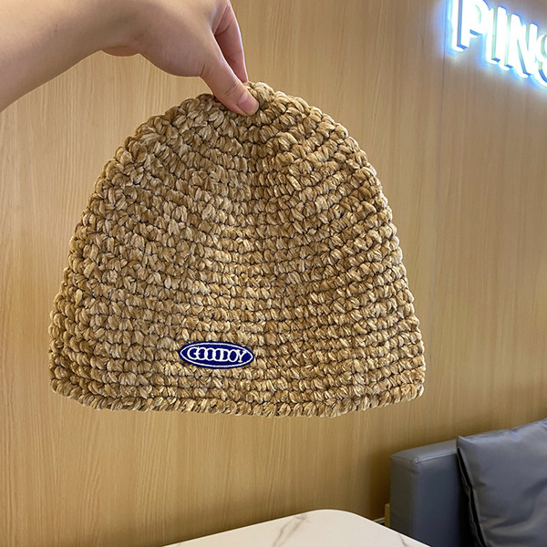 Női alkalmi sapka őszre és télre