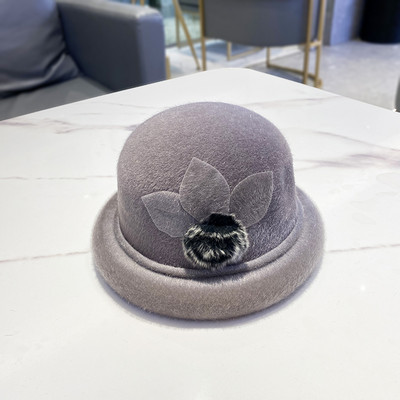 Καθημερινό γυναικείο καπέλο με τρισδιάστατο στοιχείο σε διάφορα χρώματα