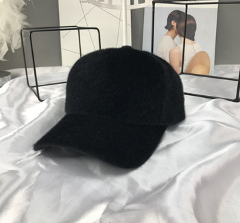 Új modell női sapka napellenzővel - télre alkalmas