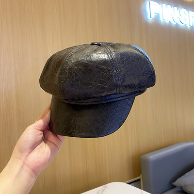 Lezser női bőrkalap napellenzővel, négy színben