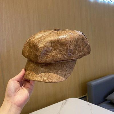 Lezser női bőrkalap napellenzővel, négy színben