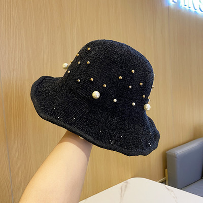 Κομψό γυναικείο καπέλο με πέρλες - κατάλληλο για το φθινόπωρο και το χειμώνα