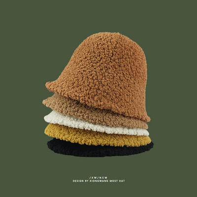 Есенно-зимна пухена шапка тип рибарска за жени