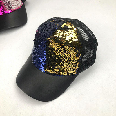 Új modell flitteres női sapka - nyárra