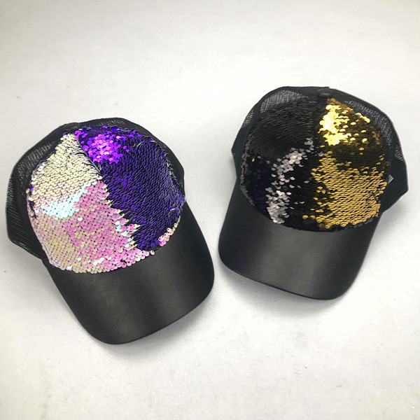 Új modell flitteres női sapka - nyárra