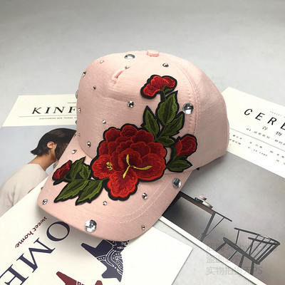 Új modell női sapka kövekkel és hímzéssel