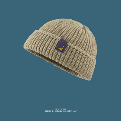 Πλεκτό καπέλο unisex με έμβλημα