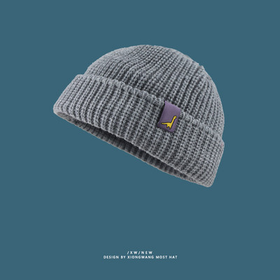 Πλεκτό καπέλο unisex με έμβλημα