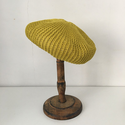 Μοντέρνο γυναικείο καπέλο πλεκτό μπερέ