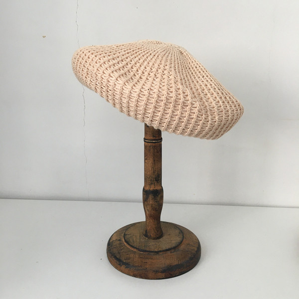 Μοντέρνο γυναικείο καπέλο πλεκτό μπερέ