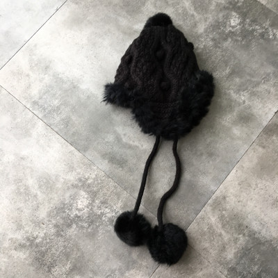 Νέο πλεκτό γυναικείο καπέλο με ωτοασπίδες τύπου φούντες