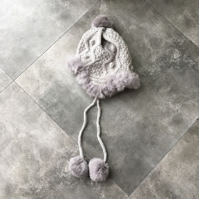 Νέο πλεκτό γυναικείο καπέλο με ωτοασπίδες τύπου φούντες