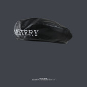 Kožna beretka sa natpisima za žene