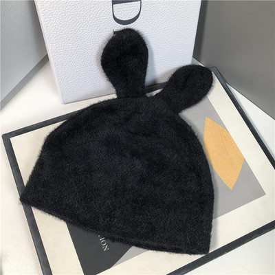 Γυναικείο χειμερινό καπέλο με τρισδιάστατο στοιχείο σε διάφορα χρώματα