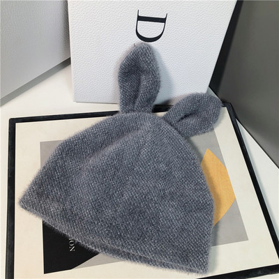 Γυναικείο χειμερινό καπέλο με τρισδιάστατο στοιχείο σε διάφορα χρώματα