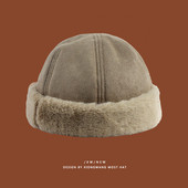 Meleg téli sapka tollal