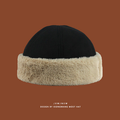 Meleg téli sapka tollal