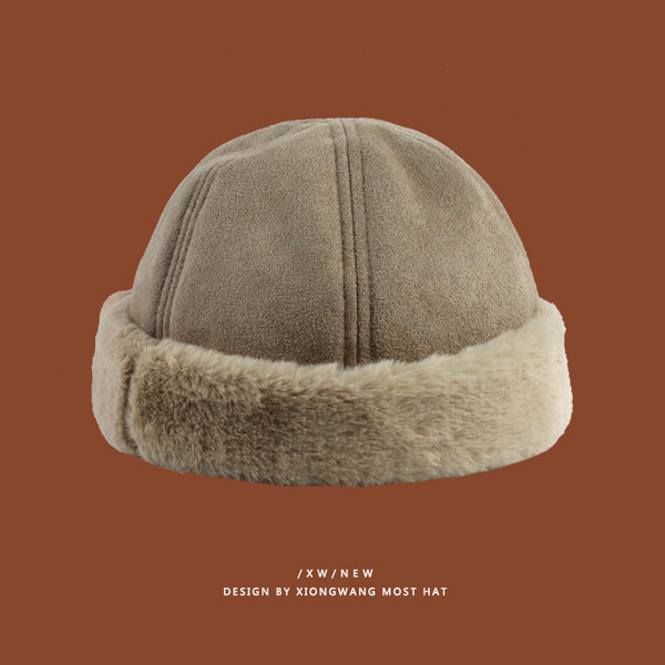 Meleg téli sapka tollal