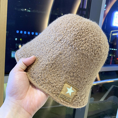 Νέο μοντέλο χειμερινό καπέλο με έμβλημα