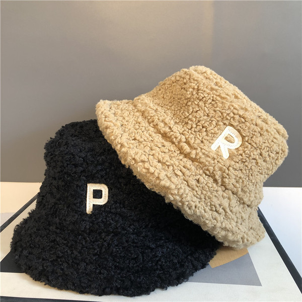 Plüss női sapka négy színben