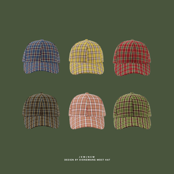 Пролетна карирана шапка с козирка