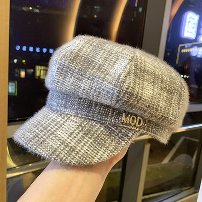 Нов модел дамска шапка с козирка- тип каскет