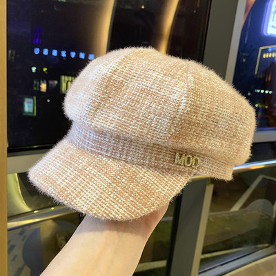 Нов модел дамска шапка с козирка- тип каскет