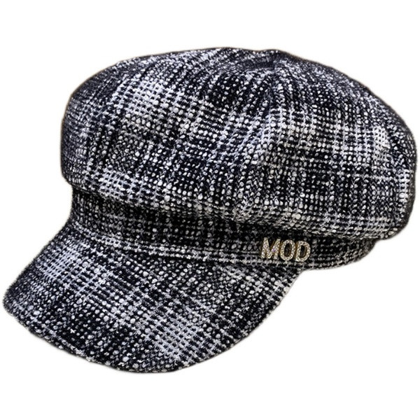 Нов модел дамска шапка с козирка- тип каскет