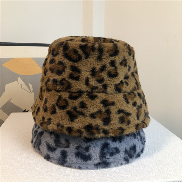 Дамска ежедневна шапка с животинки десен