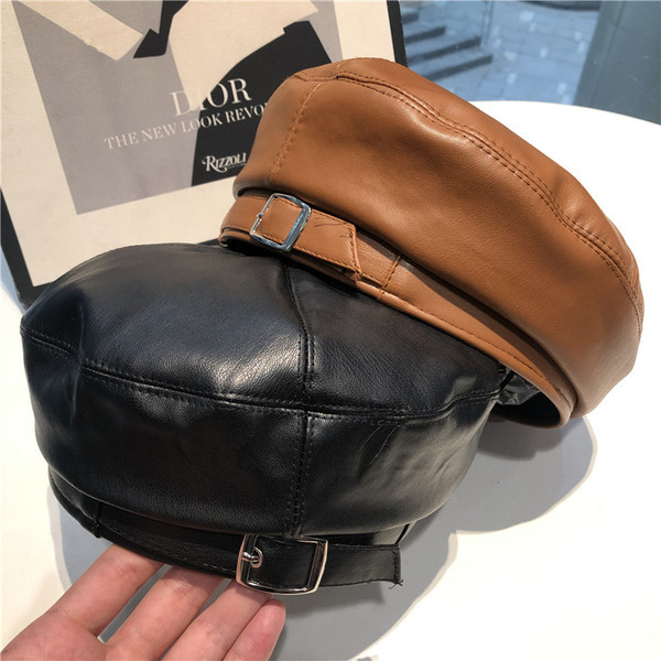 Дамска ежедневна шапка от изкуствена кожа - тип барета