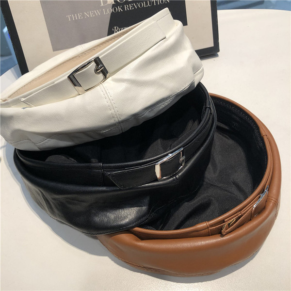 Дамска ежедневна шапка от изкуствена кожа - тип барета