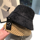 Női kordbársony sapka retro stílusban