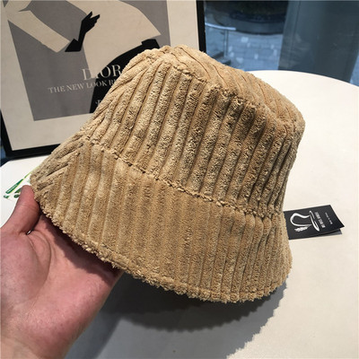 Női kordbársony sapka retro stílusban