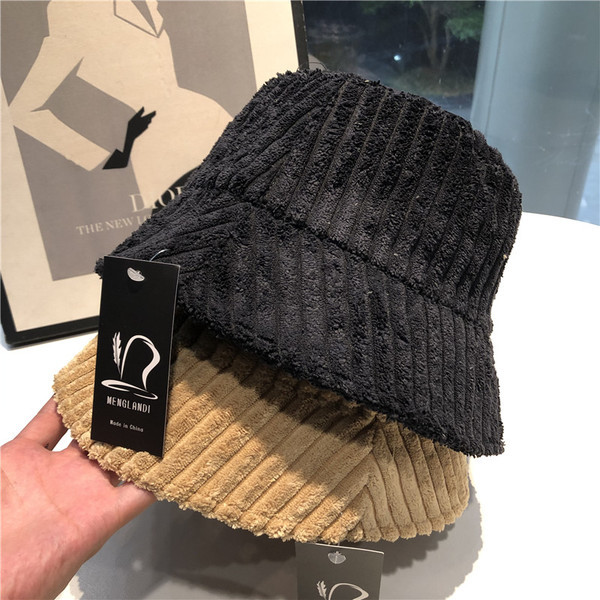 Női kordbársony sapka retro stílusban