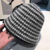 Ženska ležerna karirana kapa pogodna za zimu