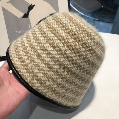 Ženska ležerna karirana kapa pogodna za zimu