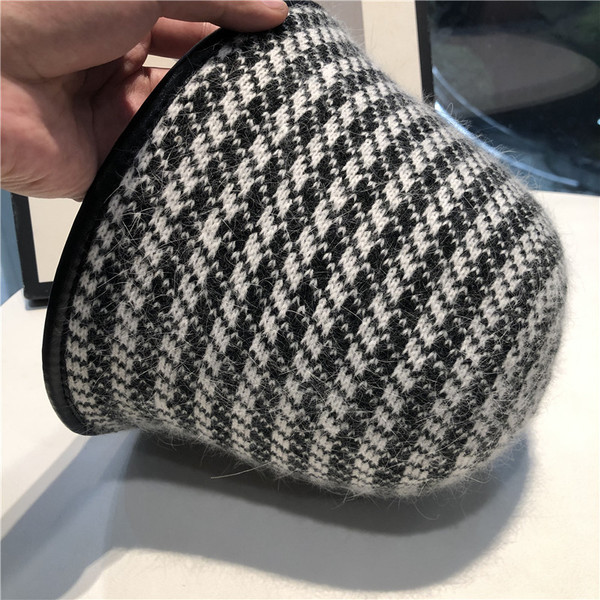 Ženska ležerna karirana kapa pogodna za zimu