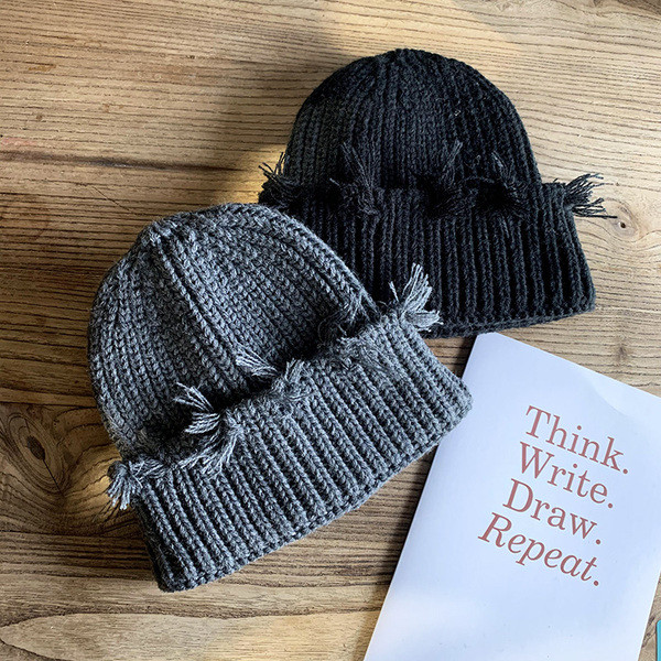 Νέο  μοντέλο χειμερινό γυναικείο καπέλο με σκισμένα μοτίβα